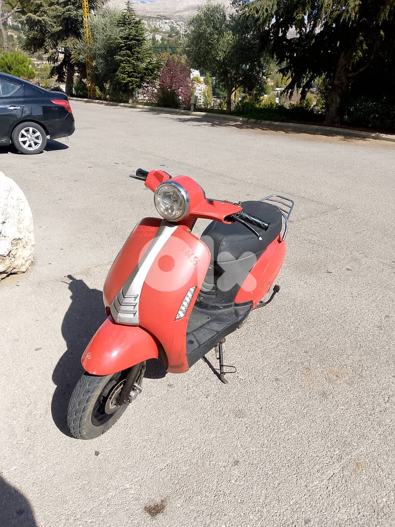 2 vespa electric for 900$ 3