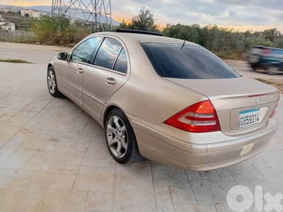 Mercedes-Benz C240 2010