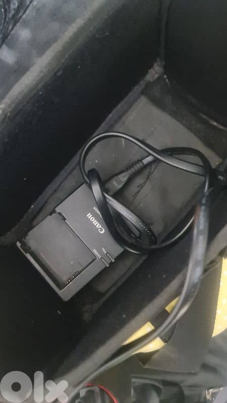 canon eos 600d with 18-55mm 2