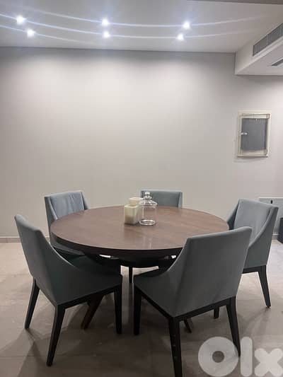 Dining Table and 6 Chairs