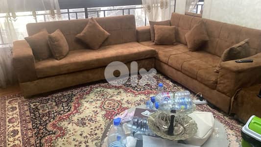 زاويه قطعتين تخت وصندوق