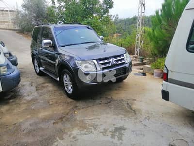 Mitsubishi Pajero 2012