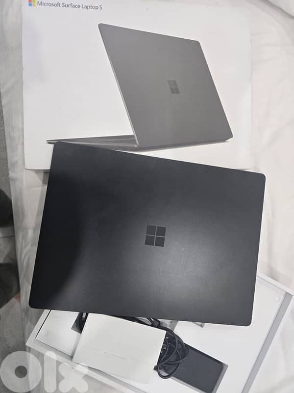 Microsoft Surface Laptop 5 – 15” | Core i7 12th gen 1