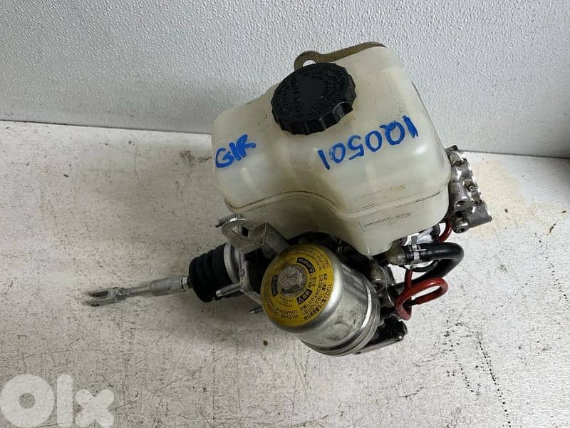 FJ Cruiser ABS Master Cylinder 073 1