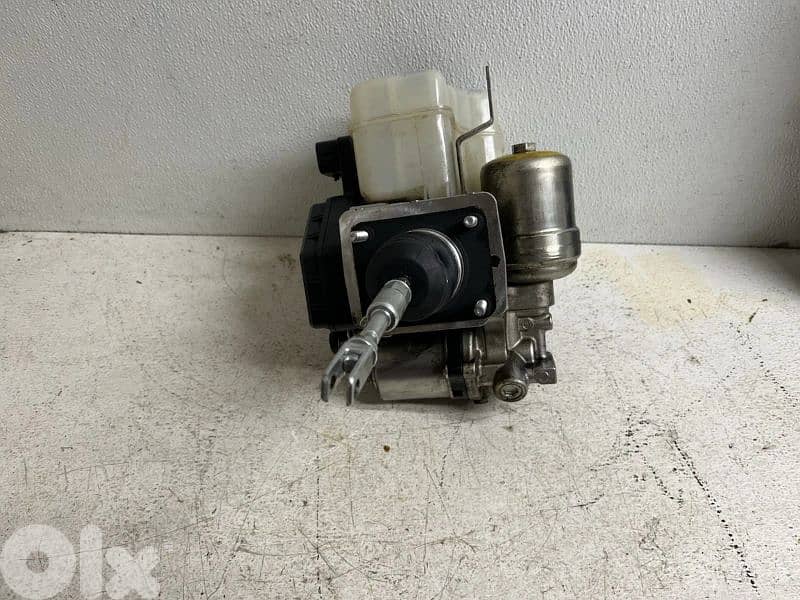 FJ Cruiser ABS Master Cylinder 073 2