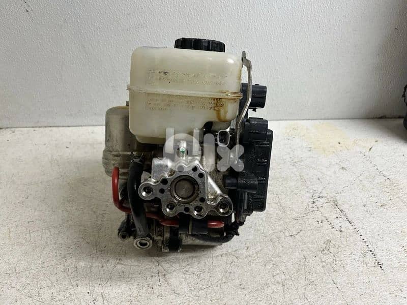 FJ Cruiser ABS Master Cylinder 073 4