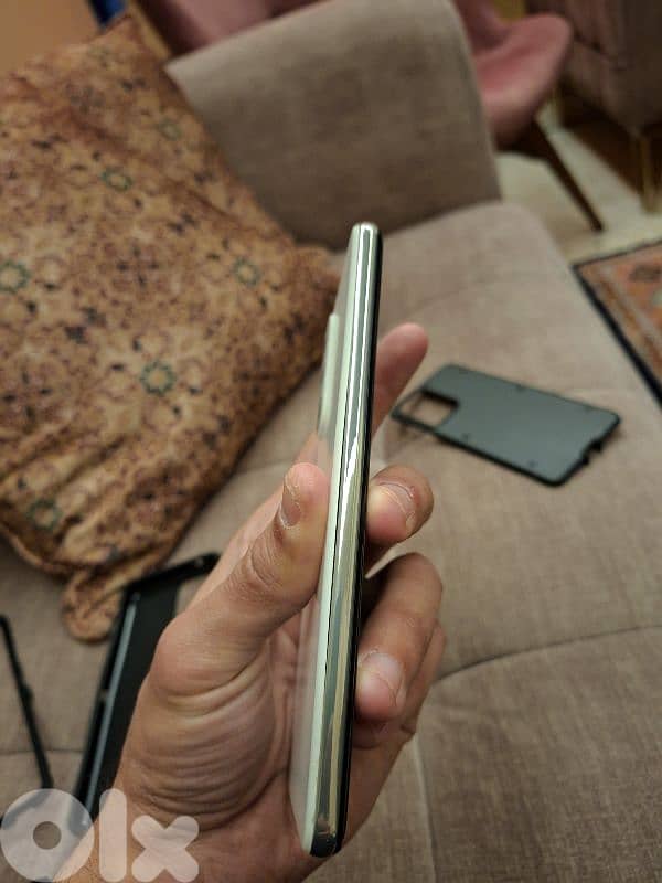 Samsung Galaxy A52s 5G – Good Condition 7