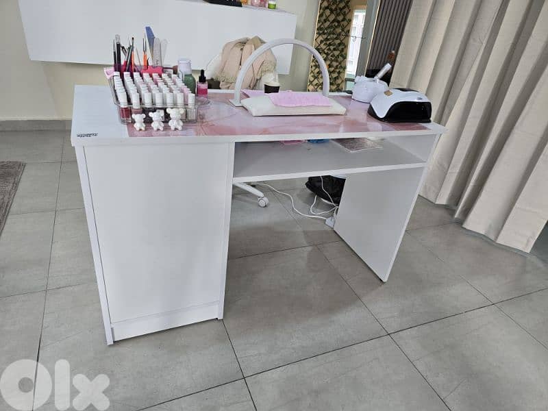 nail cosmetic shop 1