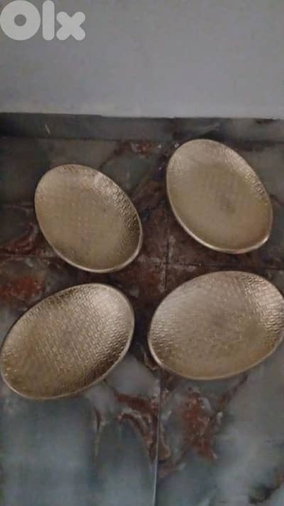 ٤ صحون حلوين