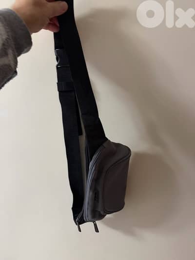 شنطة خصر اديداس