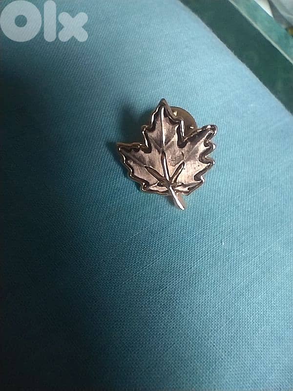 vintage canada pin 1