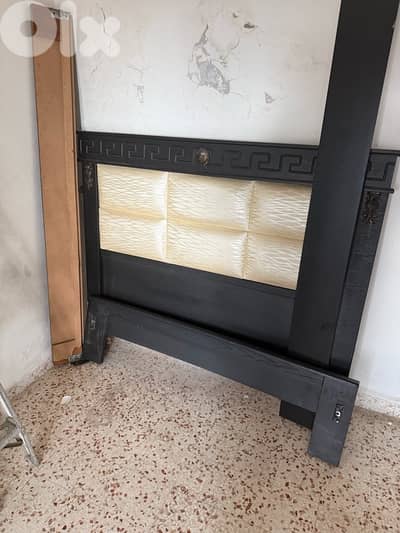 تخت للبيع مستعمل