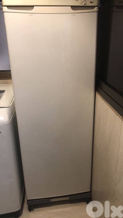 فريزر ٧ جوارير ممتازة