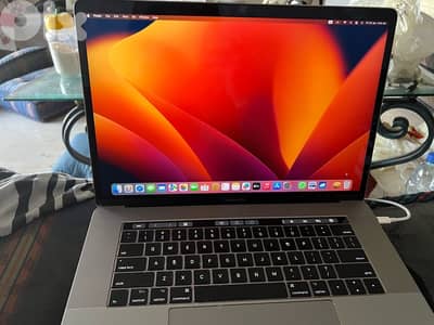 Macbook pro very clean