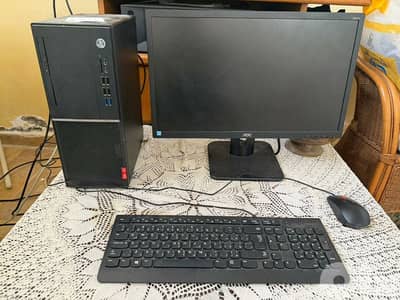 Lenovo desktop with all the items