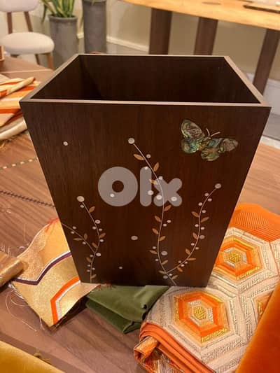 Exquisite Inlaid Wood Trash Box: Functional Fine Art
