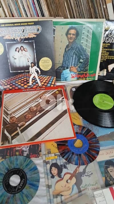 اسطوانات موسيقى قديمة