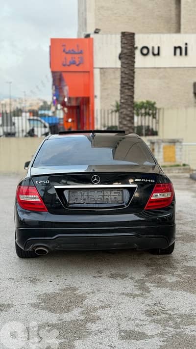 Mercedes-Benz C-Class 2012