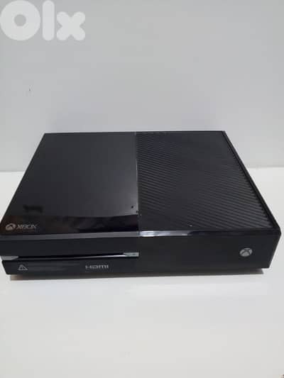 xbox one with 2 controllers