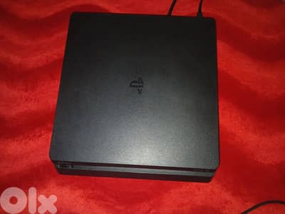 ps4 1tb 2 controllers and 1 charging station