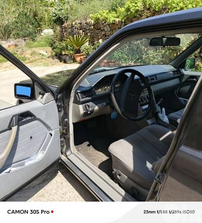 Mercedes-Benz 240/260/280 1988