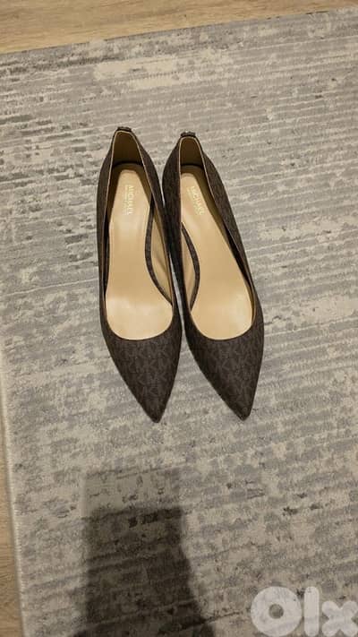 Michael Kors pump