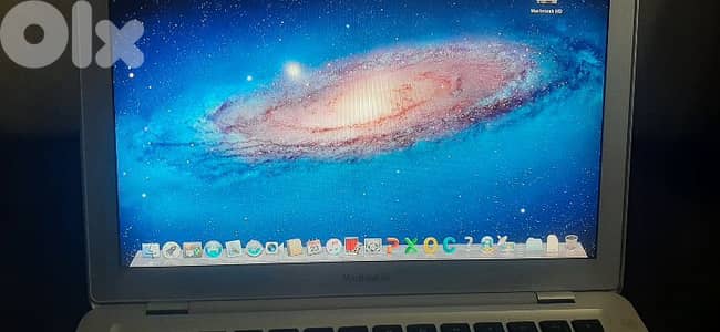 لابتوب آبل  ماكبوك ٢جيغا ١٢ أنش . شبه جديد . خلده أو بيروت