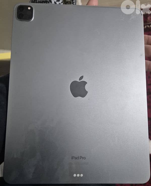 IPAD PRO 6TH GEN 12.9 INCH + 2ND GEN APPLE PEN + MAGIC KEYBOARD 1