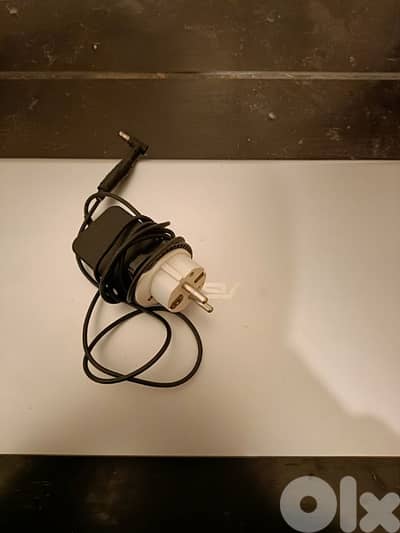 Asus Laptop for office/college work barely used.