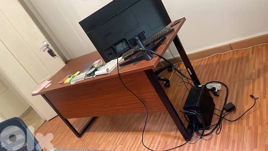 Large desk