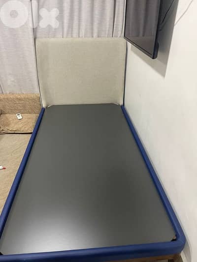 تخت مفرد ومص