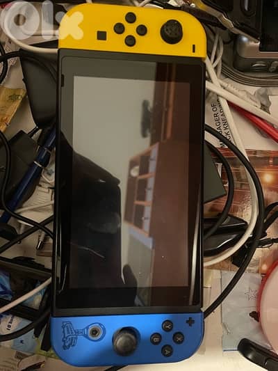 NINTENDO SWITCH FORTNITE EDITION WITH FIFA 18 and 2k20