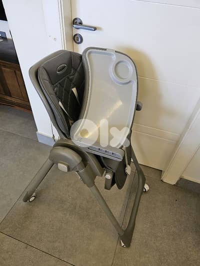 Baby high chair - كرسي مرتفع للطفل