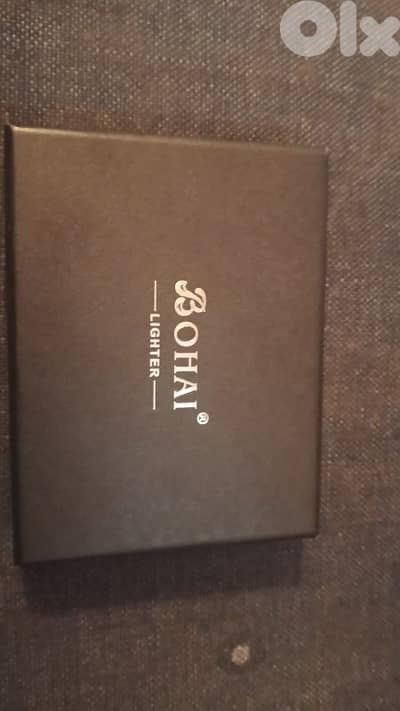 قداحة بالعلبة