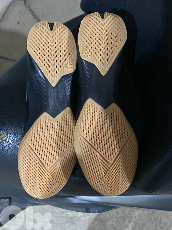 Futsal shoes for sale 2