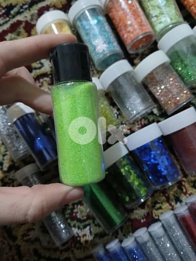 30+ Glitter bottles