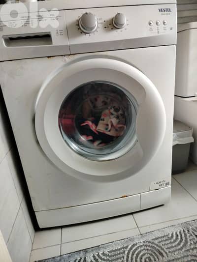 غسالة ٧ كغ شغاله ١٠٠ /١٠٠ ترويح مياه بسيط جداً. جداً