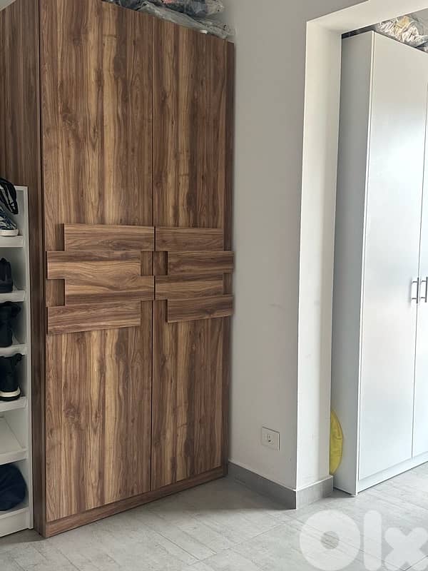 Modern Wooden Bedroom Set - Excellent Condition 2