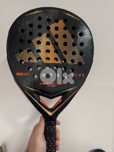 Adidas Arrow control