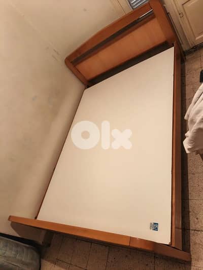 تخت مفرد ونص