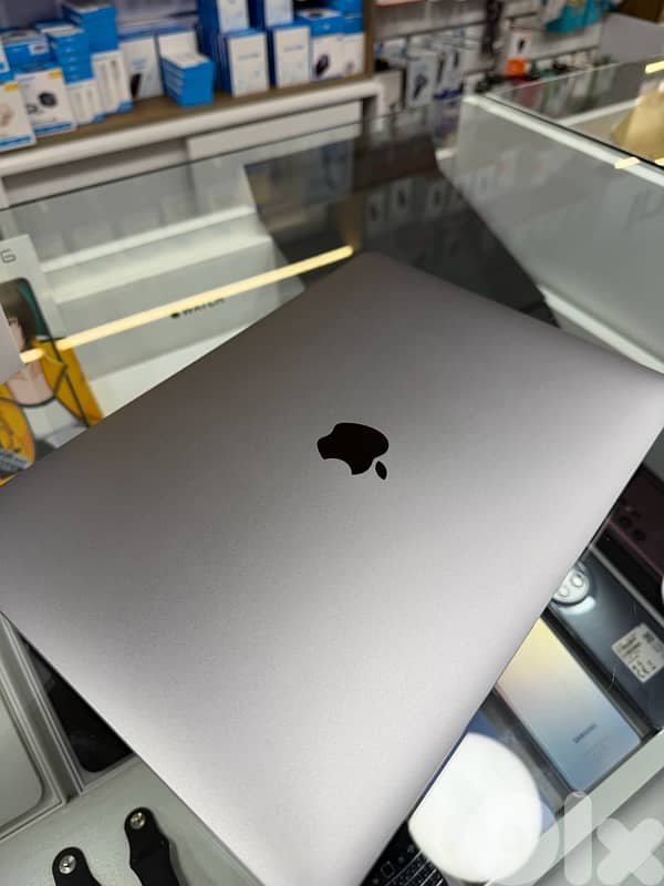 apple macbook m1 1