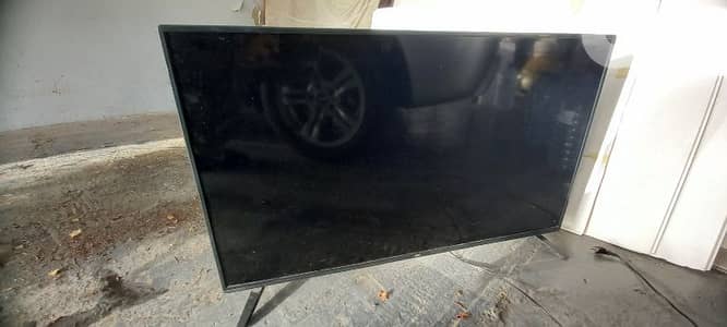 TV JVC 43 ONLY SCREEN