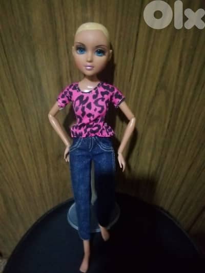 MOXIE TEENZ Articulated Long As new doll wearing without a Wig=21$
