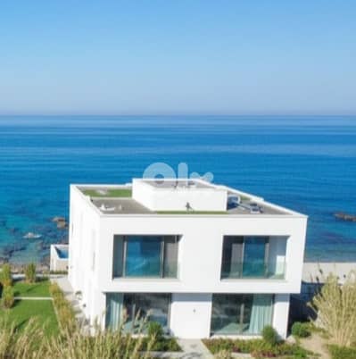 Land on the Beach أرض على شاطيء البحر