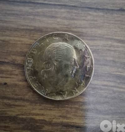 200 ليرة ايطالية 1977