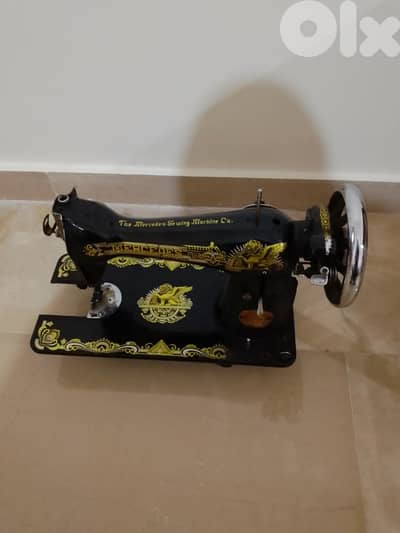 مكنة خياطة أنتيك للبيع ماركة مرسيديس ألاصلية مستعمل نضيف السعر 40$