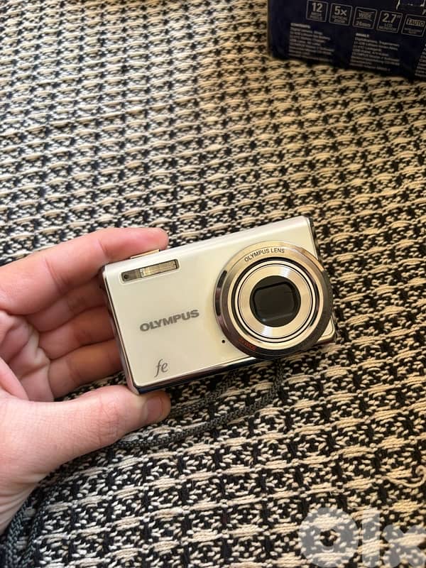 olympus fe-5020 12 MP camera 1