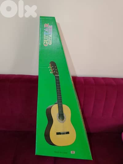 غيتار للبيع بعدو جديد بل علبة السعر 50$