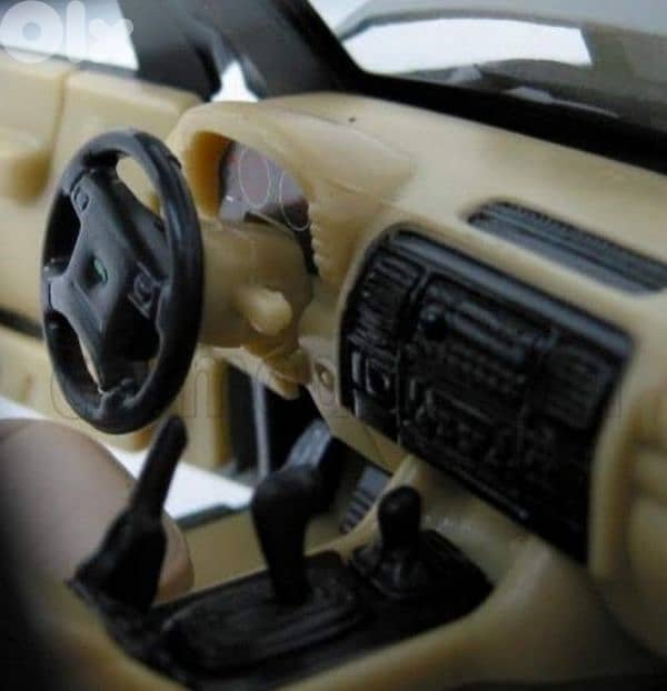 Land Rover Discovery diecast car model 1;18 4