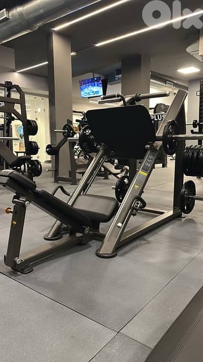 FG Leg press - جهاز ضغط الأرجل